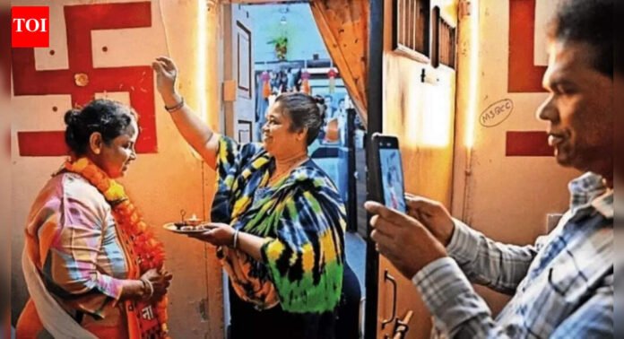 Mumbai campaigner’s long wait ends: ‘Tiffin lady’ gets BMC poll ticket after 35 years | Mumbai News