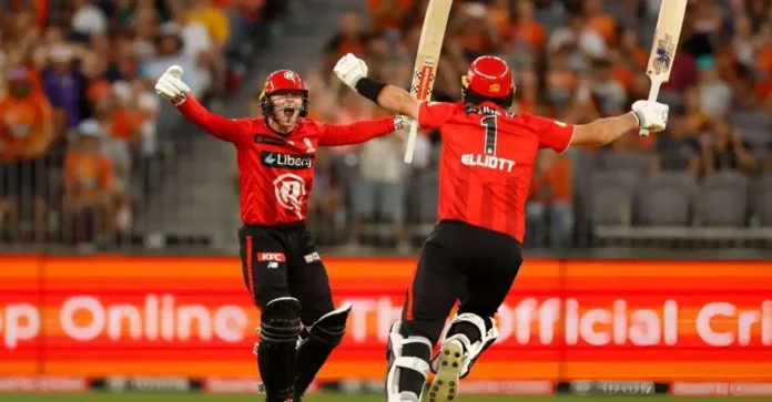 Ollie Peake guides Melbourne Renegades to thrilling win over Perth Scorchers in BBL
