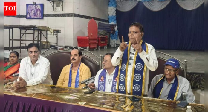 RPI splits after Sena tie-up, one faction extends support to BJP | Thane News