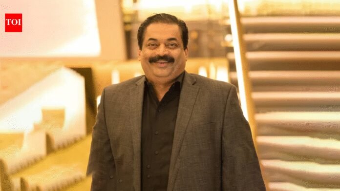 Real estate tycoon CJ Roy found dead: Cops suspect suicide; I-T had raided his office