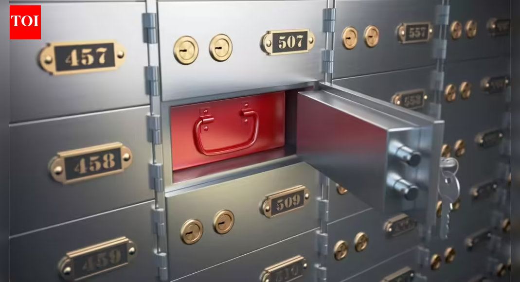 Sangli bank lockers cleaned out | India News