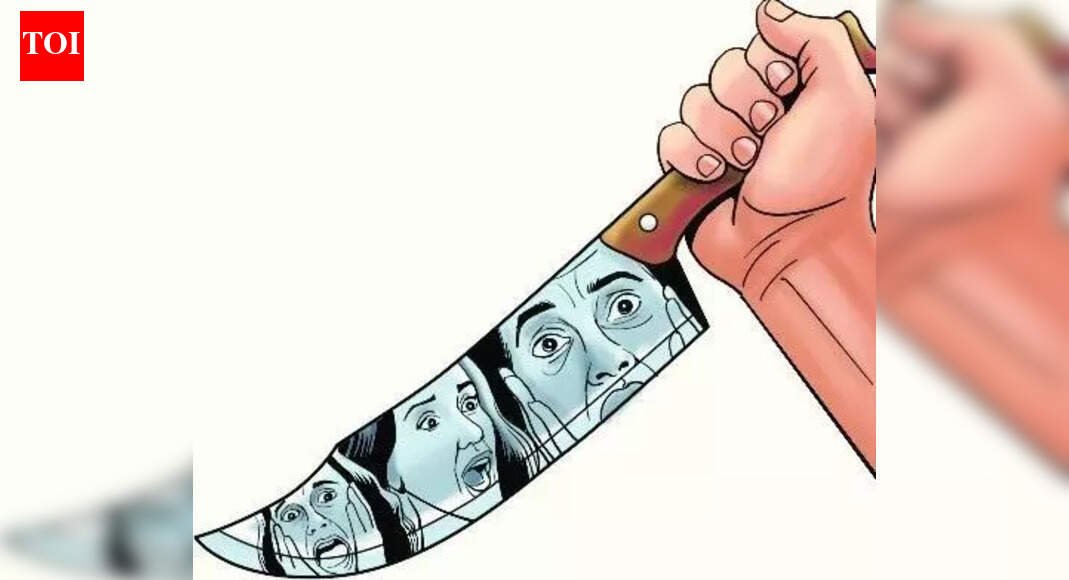 Sena candidate on Bandra campaign trail injured in stab attack | Mumbai News