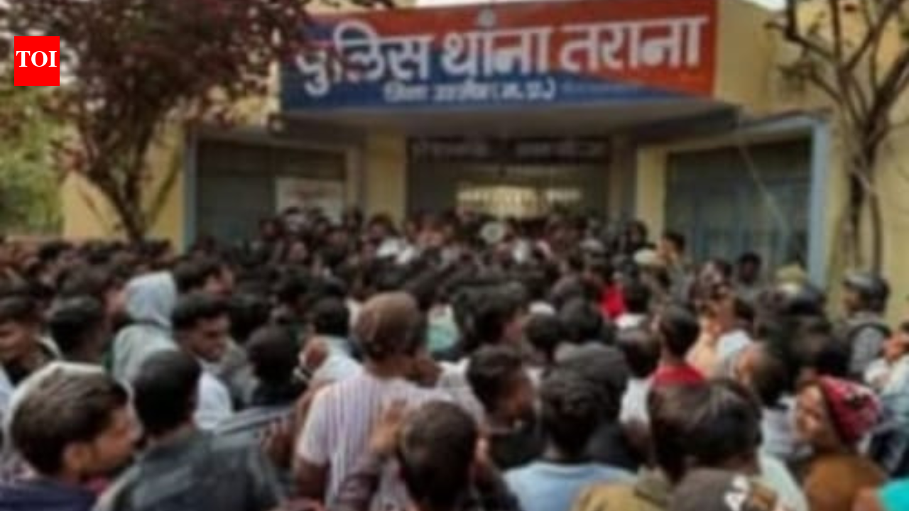 Tension in Tarana after clashes between two groups; bus torched, shops damaged | Bhopal News