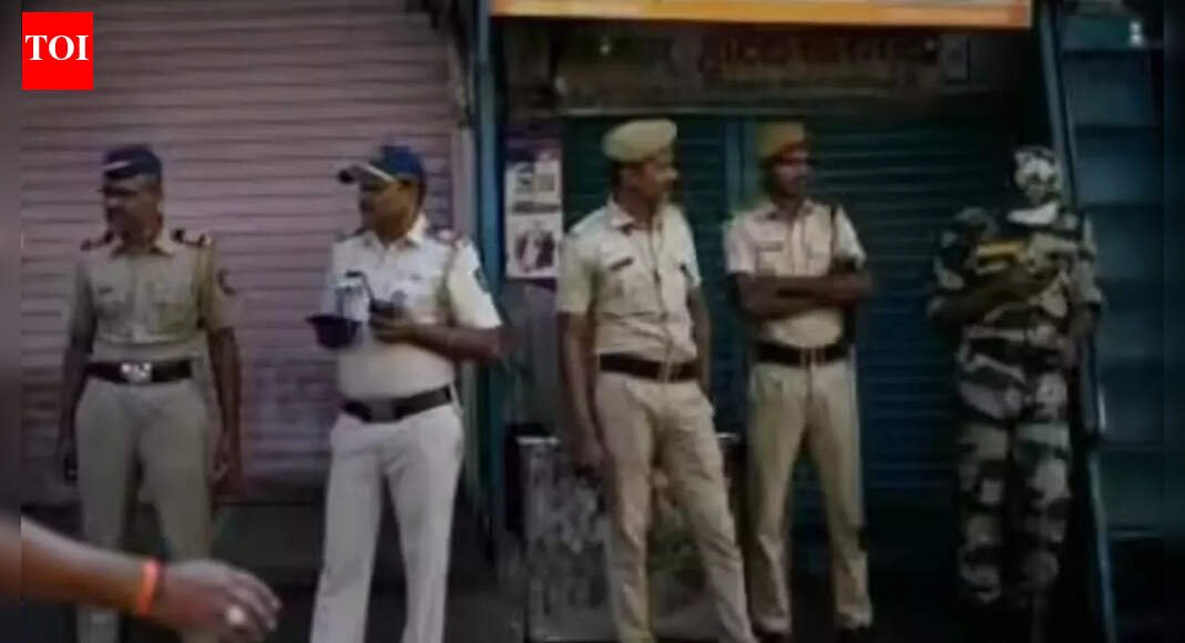 Thane civic polls: Supporters of Meenakshi Shinde, Bhushan Bhoir clash in Manpada; heavy security deployed | Thane News