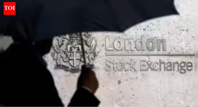 UK market milestone: FTSE 100 crosses 10,000 for first time; global equity rally carries into 2026