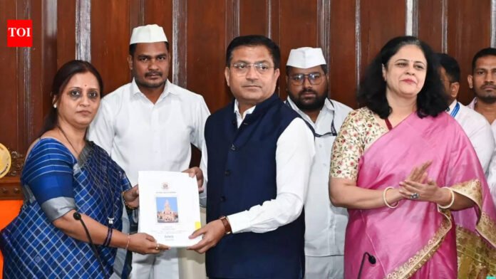 BMC budget: Rs 4,248 crore earmarked for education; NCC units, 20,000 tablets, CBSE school, AI lab on cards | Mumbai News