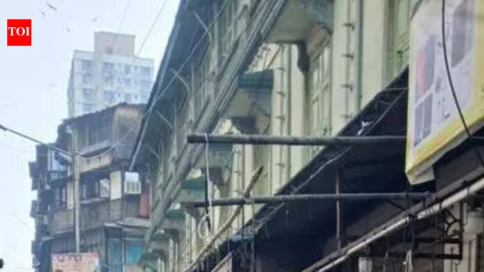 BMC carries out anti-encroachment drive on Mohammed Ali Road and Ibrahim Merchant Road in Mumbai | Mumbai News