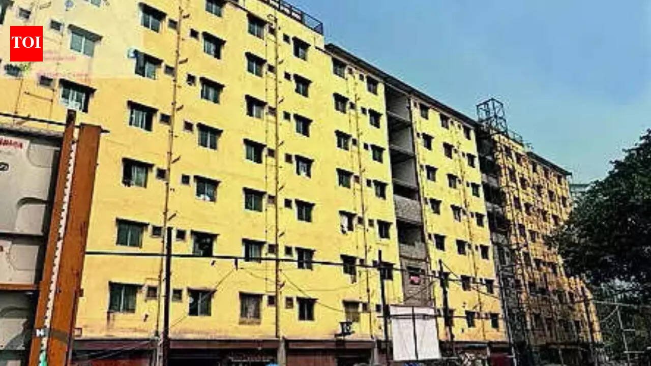 BMC finds buildings on plot for sewage plant, stops work, orders complaint against SRA engineer | Mumbai News