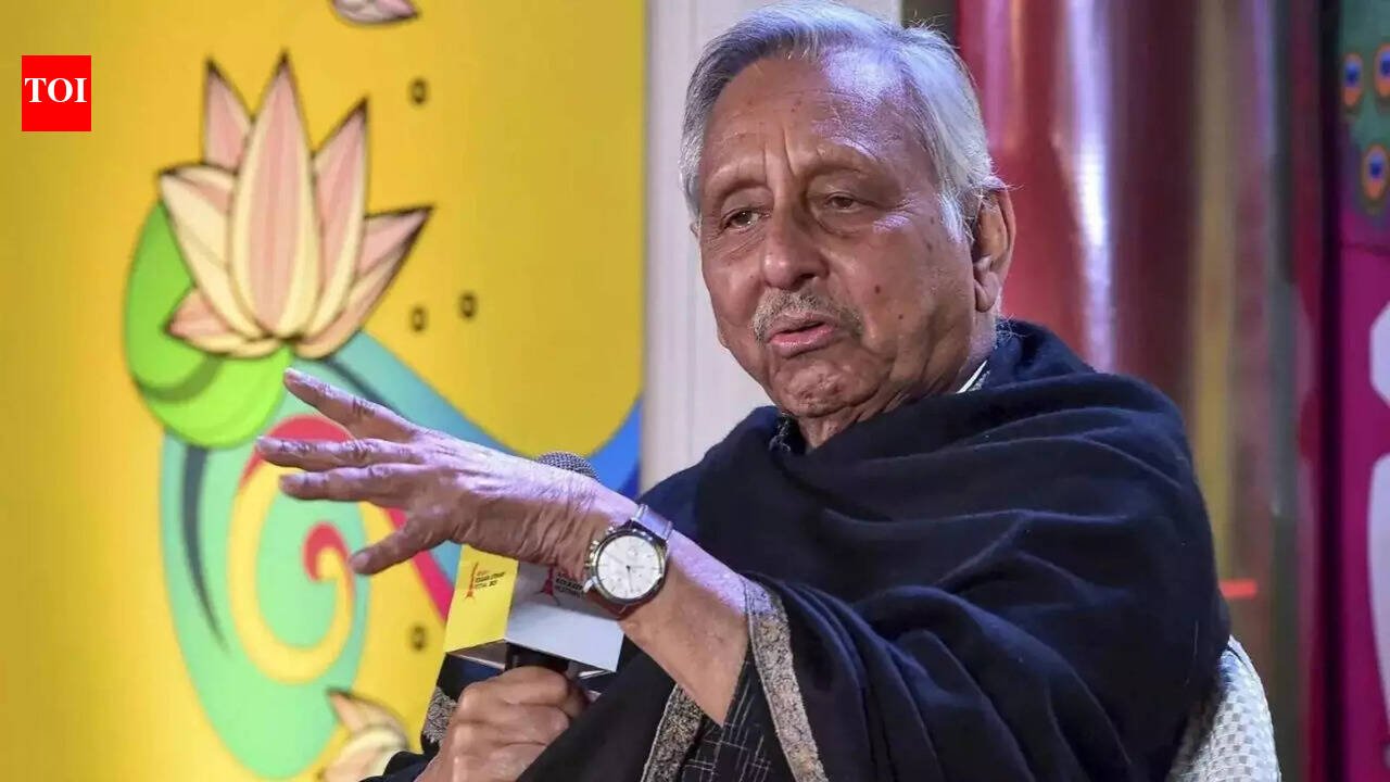 Cong disassociates, but Aiyar says unlike Rahul friends, he is with party | India News