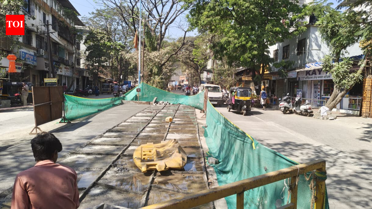 Contractor fixes damaged Maharashtra’s Ulhasnagar roads at own cost | Thane News