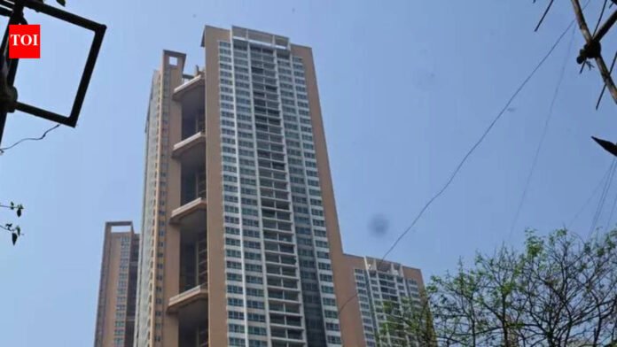 Fire breaks out in Goregaon highrise in Mumbai, no one hurt | Mumbai News