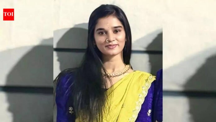 Hyderabad Student Suicide: Ex-YouTuber Bonu Komali texts mother in Kuwait, hangs self at Hyderabad home; diary mentions 'unrequited love' for techie | Hyderabad News