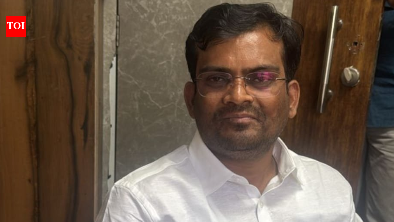 Karnataka BJP MLA Chandru Lamani caught taking Rs 5 lakh bribe | Hubballi News