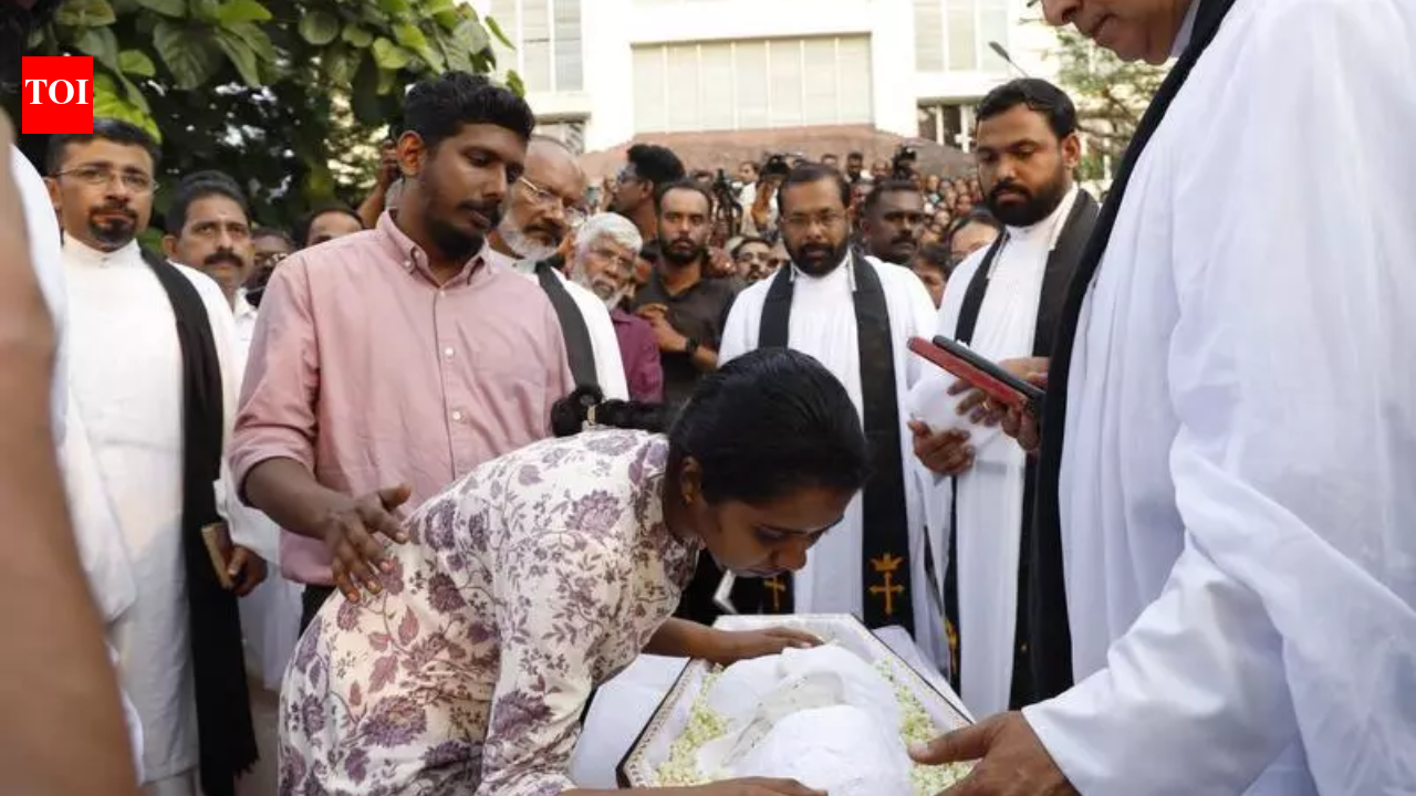 Kerala gives state farewell to baby who gave life to 4: 'Yes, the pain is there' | Kochi News