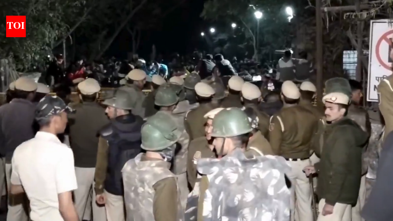 Protests at JNU escalate, over 50 students held amid heavy police deployment | Delhi News
