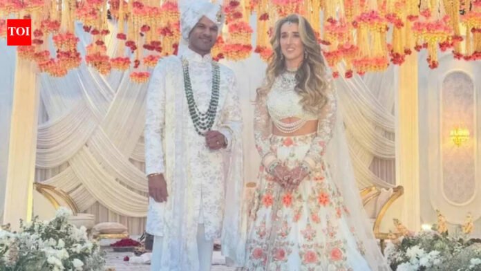 Shikhar Dhawan ties knot with girlfriend Sophie Shine, pic goes viral | Cricket News