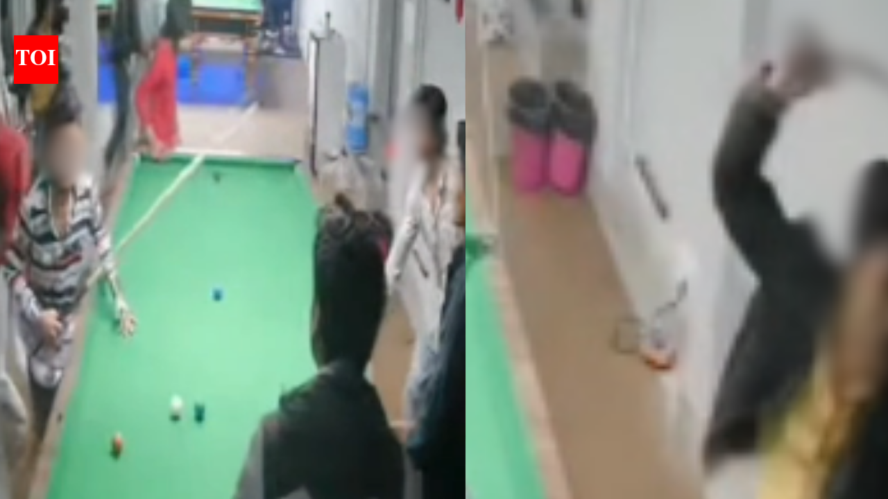 Teela jamalpura murder: Stabbed 24 times in 30 seconds: 2 minors storm snooker club, hack Class 10 boy; chilling video posted on Instagram | Bhopal News