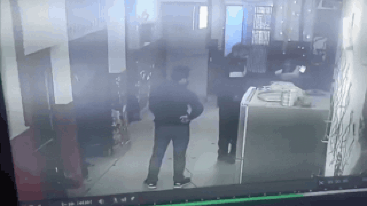 Video: CCTV shows inmates attacking policemen, fleeing juvenile home; two Pakistani nationals among three | India News