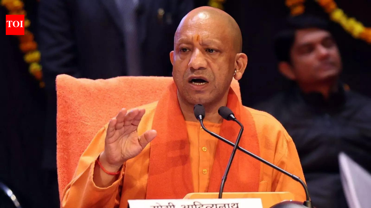 ‘Burning eyes, breathing trouble’: Yogi Adityanath likens Delhi’s air to ‘gas chamber’; hails Gorakhpur's AQI | Lucknow News