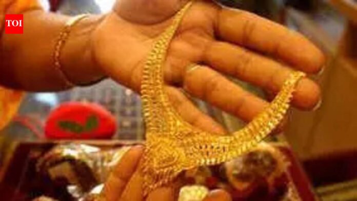 3 months on, trio held for swindling woman’s gold ornaments by offering freebies | Mumbai News