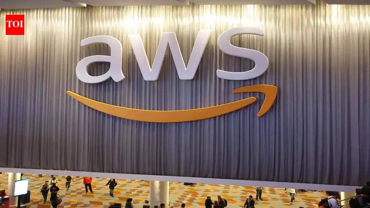Amazon Outage: Amazon's datacentre in UAE reports fire; company says: At around 4:30 AM PST, one of our Availability Zones was impacted by ... |