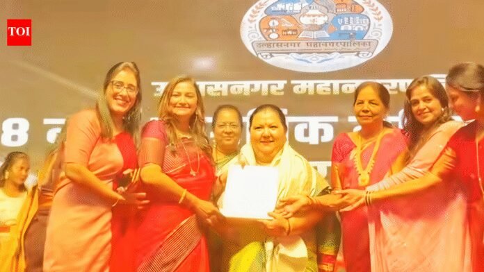 BJP boycotts Women’s Day event over missing Maharashtra CM Fadnavis’s name | Thane News