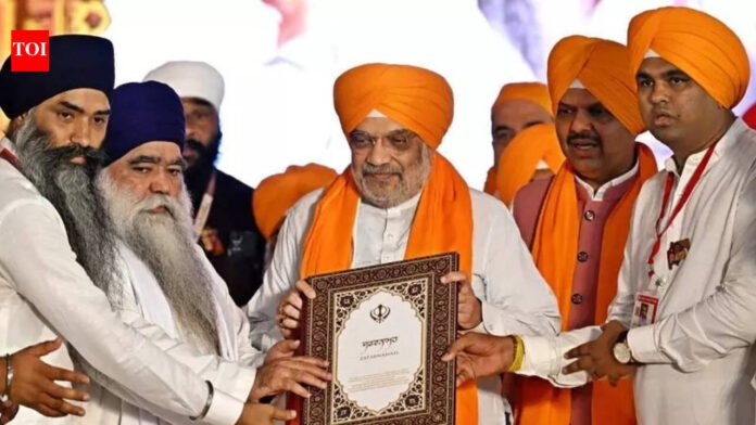 CM: New hosp named after Sikh guru soon | Mumbai News