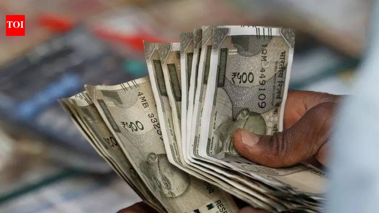 Cash reward of Rs 25,000 announced by Maharashtra forest department to find archer who shot three monkeys | Mumbai News