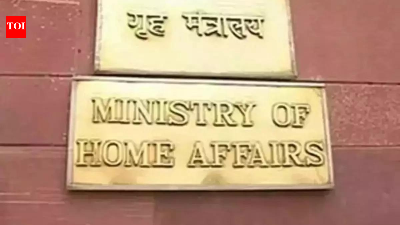 Centre reviews LPG supply situation with states, calls for tighter monitoring and security | India News