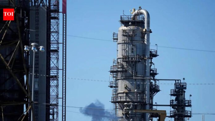 Could oil hit $200 a barrel? Experts warn of risks if Iran war drags on