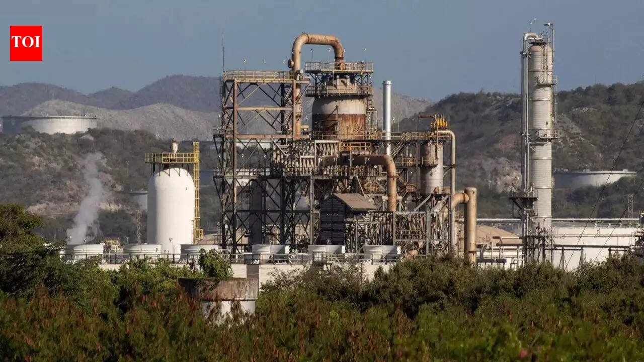 Crude Oil Prices: Middle East tensions: Oil companies may cushion impact of spike - report
