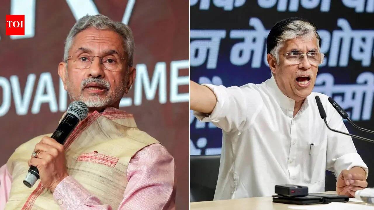 'Desperate to mediate Russia-Ukraine': Congress takes 'selective brokering' jab at Jaishankar over 'dalaal' remark | India News