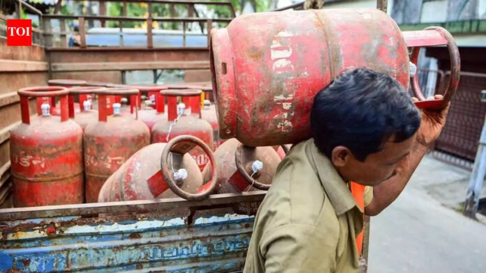 Domestic Cooking Gas Price Increase: LPG price hike: Domestic cylinders may rise by Rs 60, commercial cylinders by Rs 115 - report