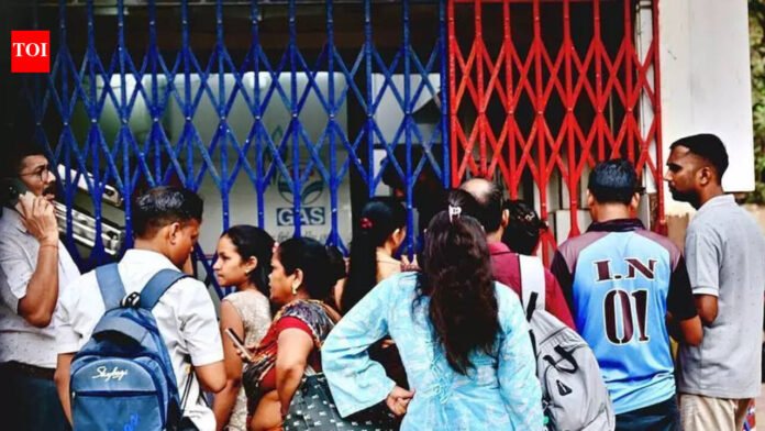 Domestic LPG bookings soar, many say unable to book online | Mumbai News