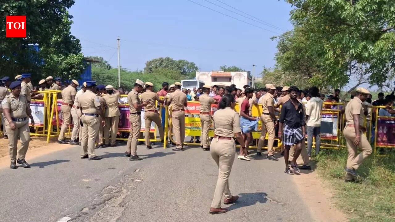Double Murder In Tirunelveli: Double murder rocks Tirunelveli: 2 hacked to death outside tea shop in Tamil Nadu; 5 injured, heavy police deployed | Madurai News