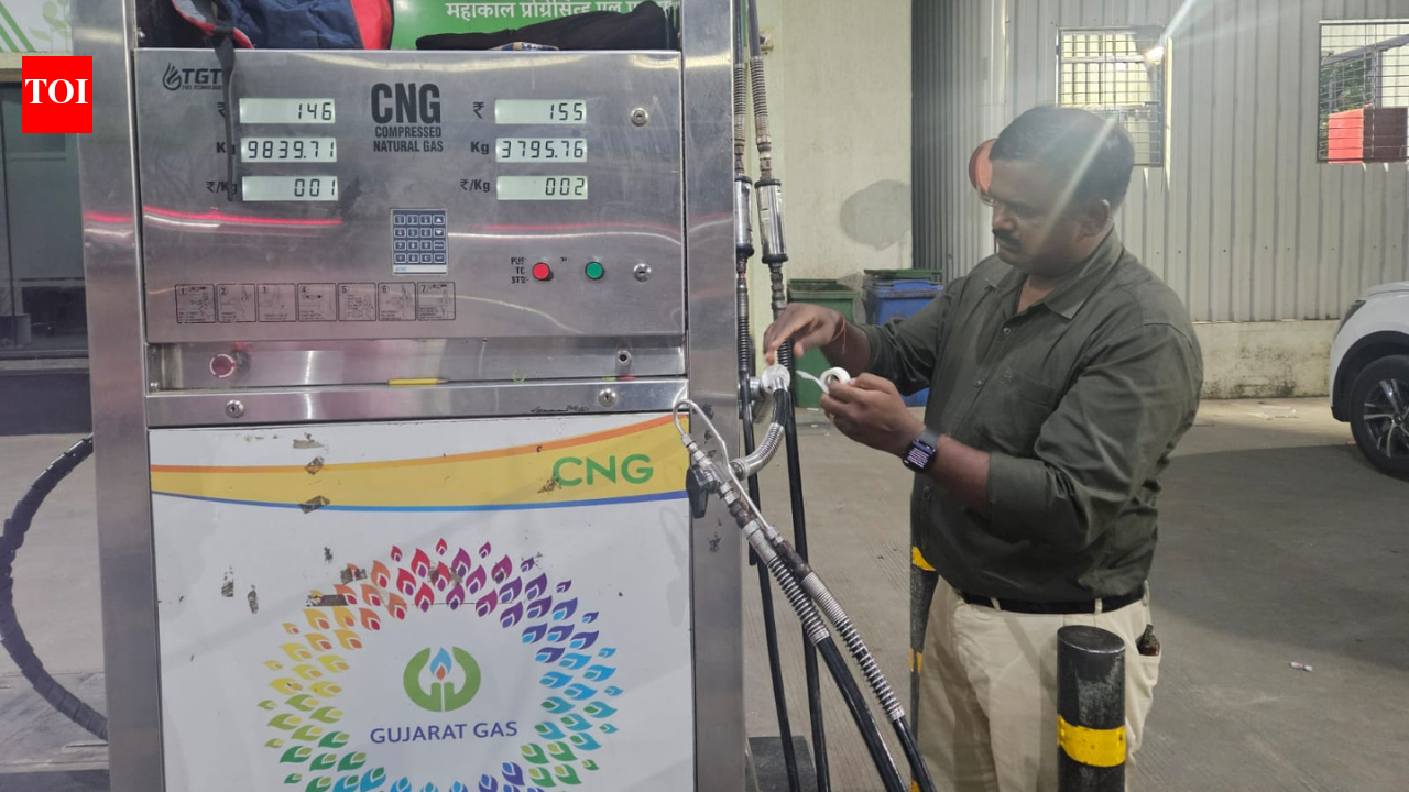 FIR filed against 6 CNG pump staff in Maharashtra for assaulting officer, overcharging consumers | Mumbai News