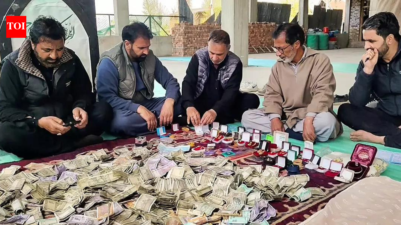 From piggy banks to gold, Kashmir rallies for Iran | India News