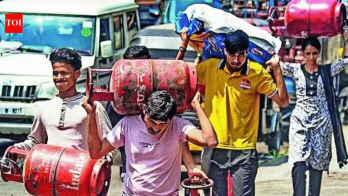 Have PNG access but not switched? Govt will stop LPG refills | India News