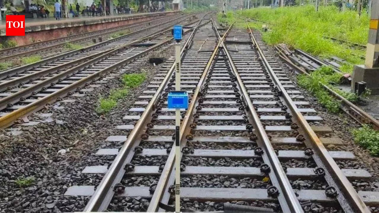 IRCTC may suspend catering on trains over LPG shortage | Mumbai News