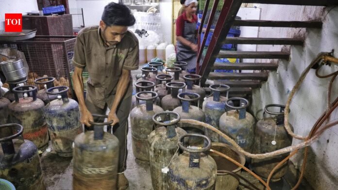 LPG crunch: Roti, dosa go off menus; more eateries shut operations across cities