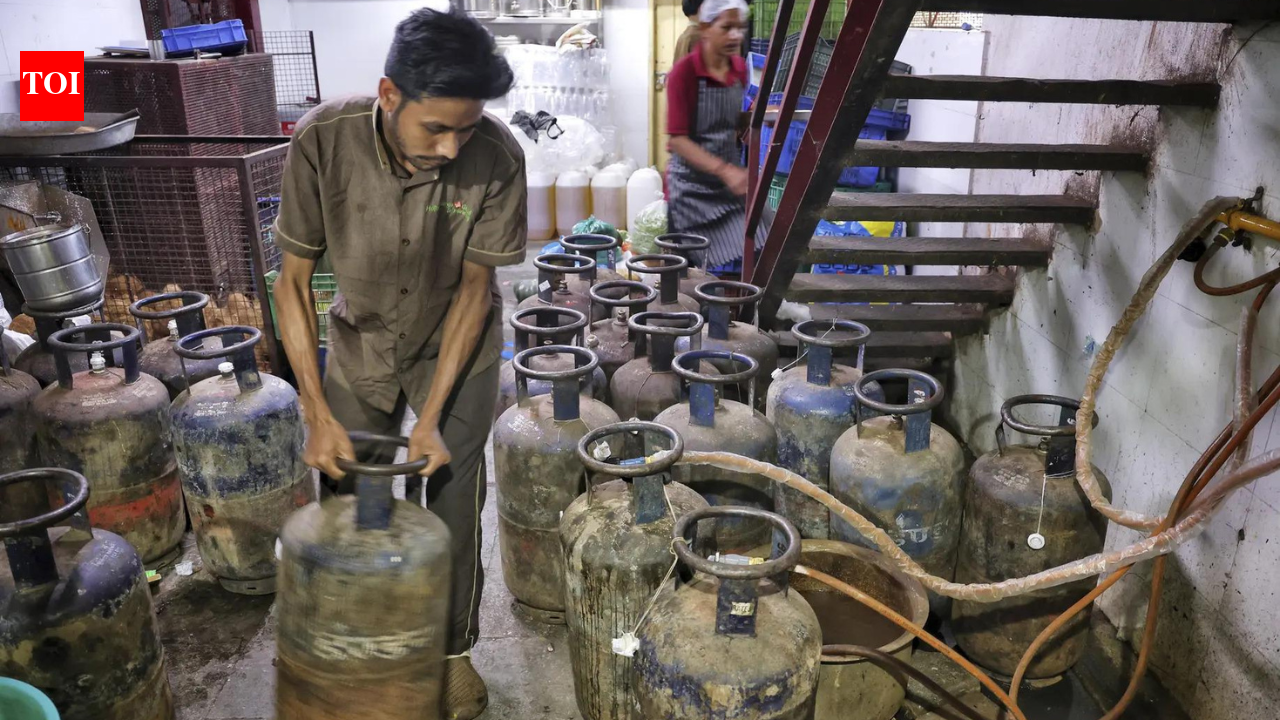 LPG crunch: Roti, dosa go off menus; more eateries shut operations across cities