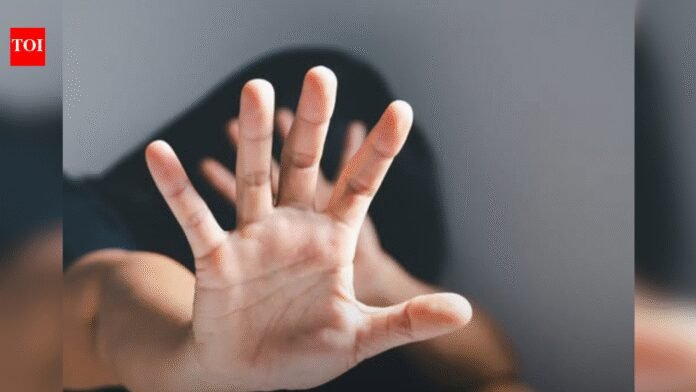 Maharashtra horror: Ex-lover abducts, rapes minor girl, ties her to pole at village chowk | Chhatrapati Sambhajinagar News