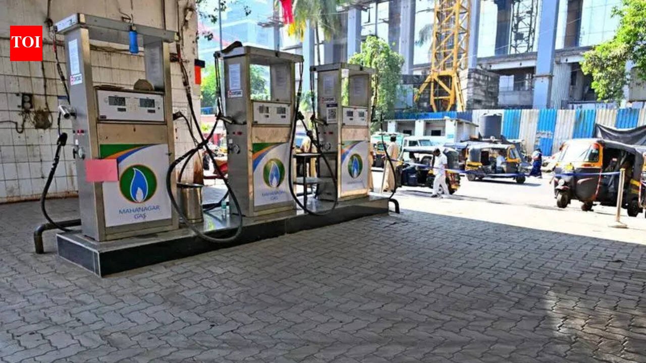 Maharashtra petrol pumps get 1-month permission to stock superior kerosene in barrels | Mumbai News