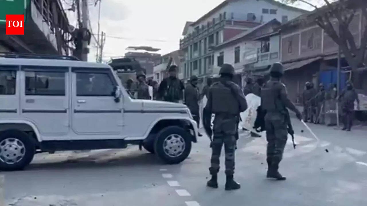 Manipur: Mob attacks Kuki Zo Council chairman's residence in Churachandpur, blank fire reported | India News
