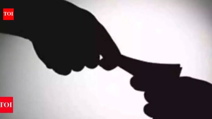 Mumbai: ACB registers case against state tax inspector for Rs 1 lakh bribe demand | Mumbai News