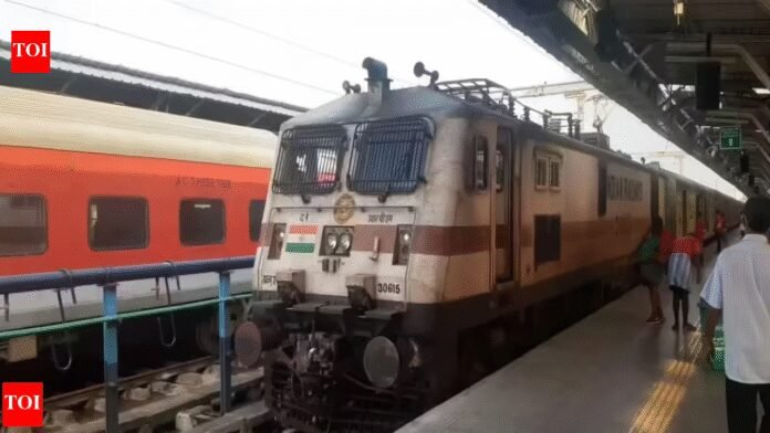 Mumbai Suburban Sections: Central Railway to operate megablock on Mumbai suburban sections | Mumbai News