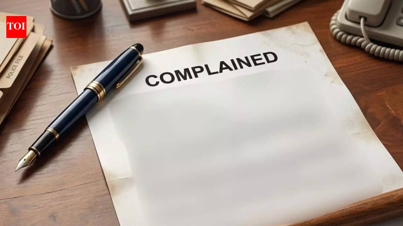 Mumbai interior designer files police complaint over Rs 72 lakh loss in window installation project | Mumbai News