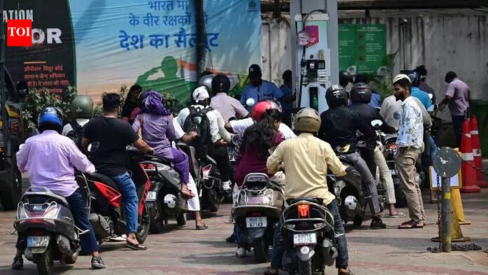 Mumbai petrol pump rush triggered by panic buying despite adequate fuel stocks | Mumbai News