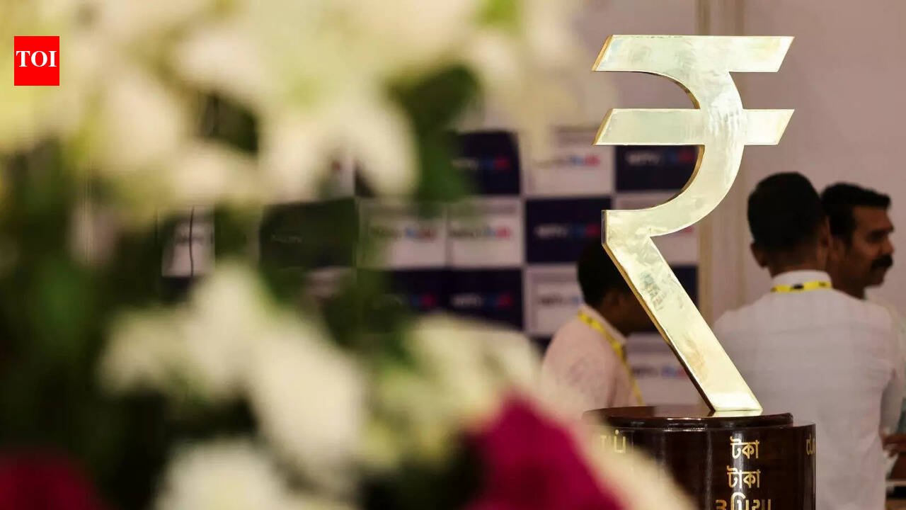 Rupee breaches 94, worst fiscal year fall in over a decade
