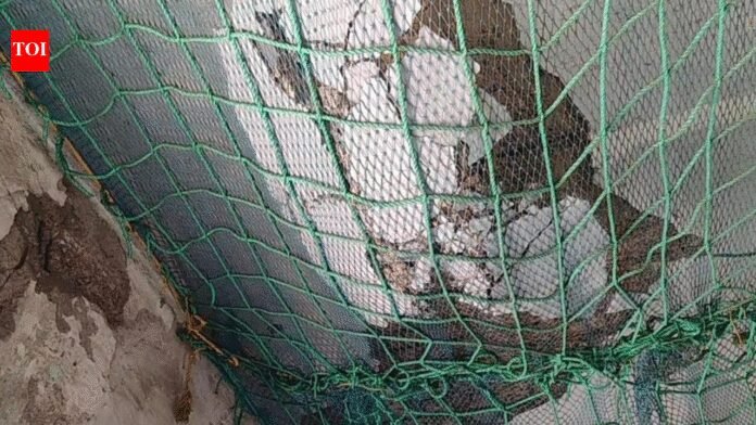 Sena UBT inspection reveals 'unsafe conditions' at Bandra BEST bus depot | Mumbai News